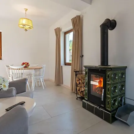 펜션 Malinowe Wzgorze 90 M2 Z Sauna I Balia Krzeszna